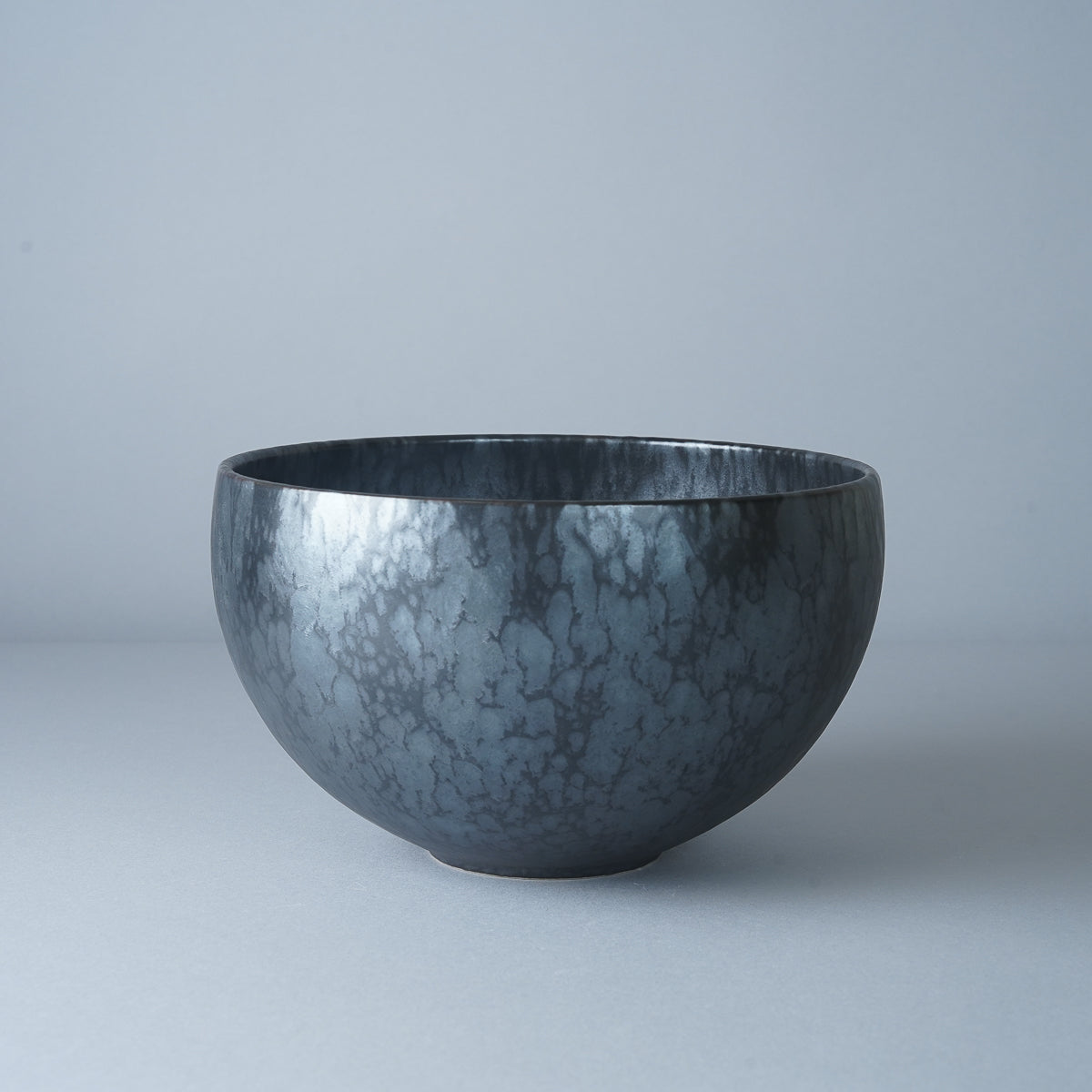 有田焼 サークルボール 18.5cm/1800ml 黒錆絞マット Kanezen Studio1156