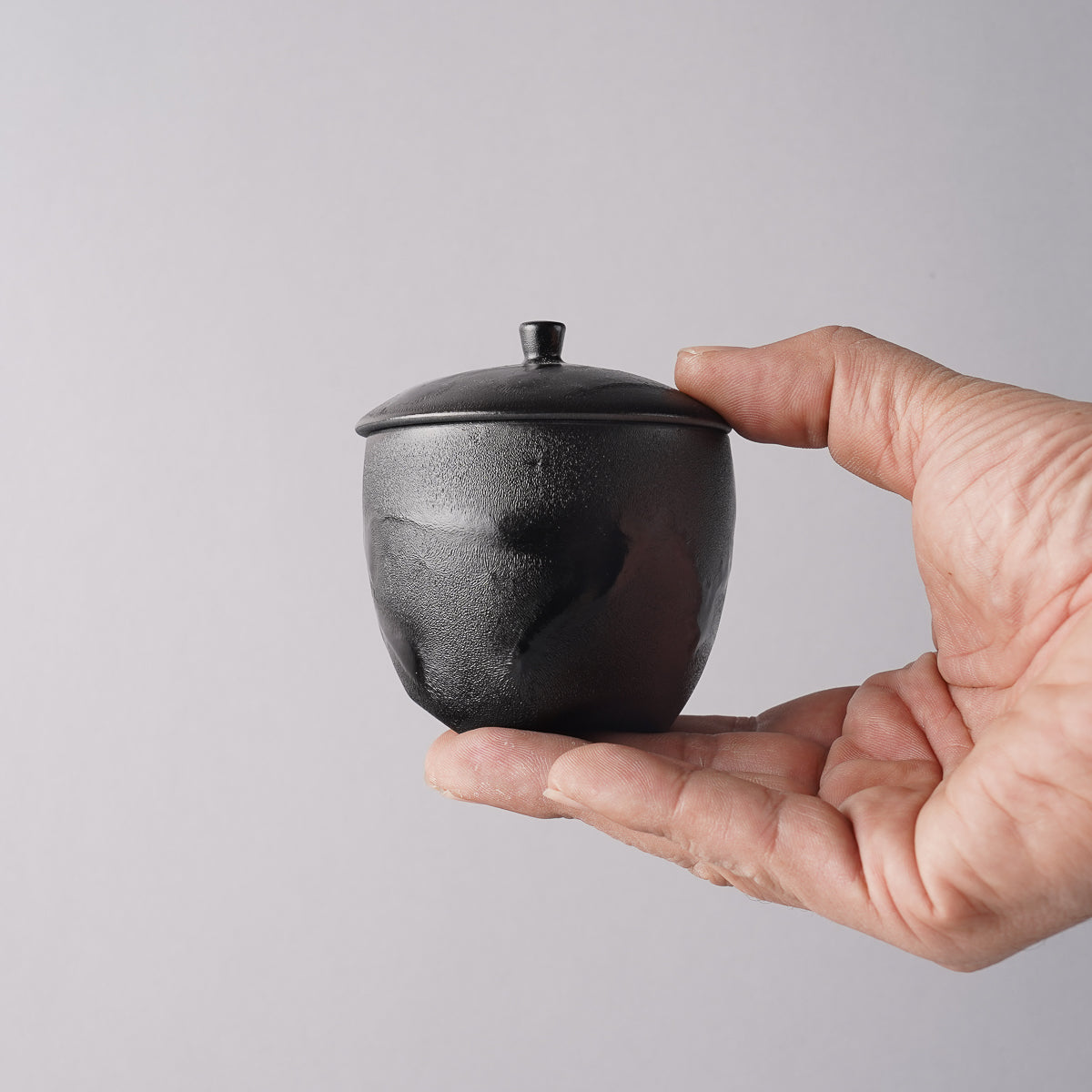 三川内焼 三ツ足 蓋付小鉢 蓋物(ふたもの) 150ml Hiradokasho Studio1156