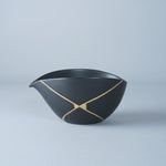 三川内焼 黒マット金継ぎ 片口酒器 290ml ぐい呑み 100ml 片口酒器 290ml Hirado-kasho Studio1156