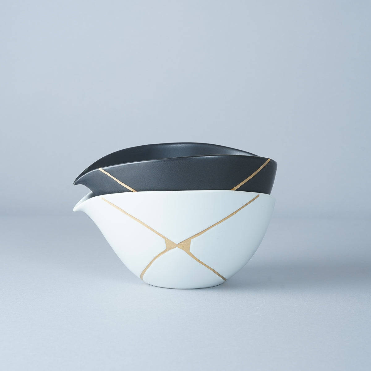 三川内焼 黒マット金継ぎ 片口酒器 290ml ぐい呑み 100ml Hirado-kasho Studio1156