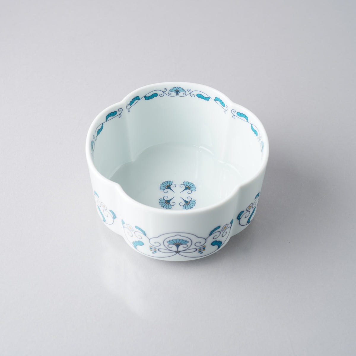 有田焼 ゆいからくさ 四つ葉形ボウル 11.5cm 花浅葱 Kisen Studio1156