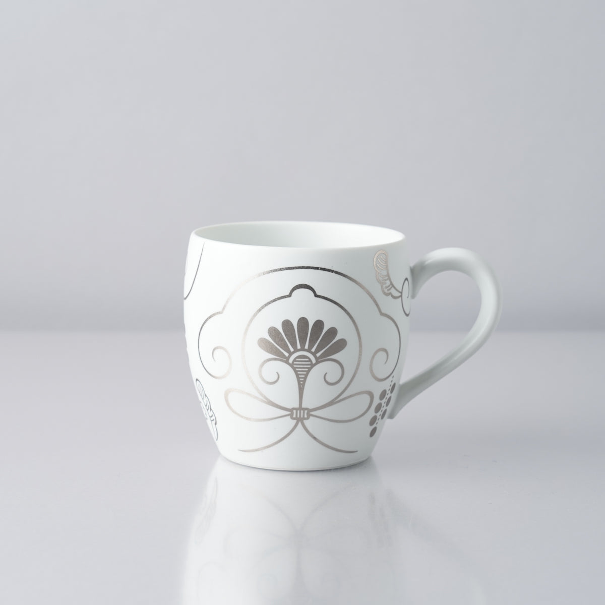 有田焼 ゆいからくさ マグカップ 280ml 白金 Kisen Studio1156