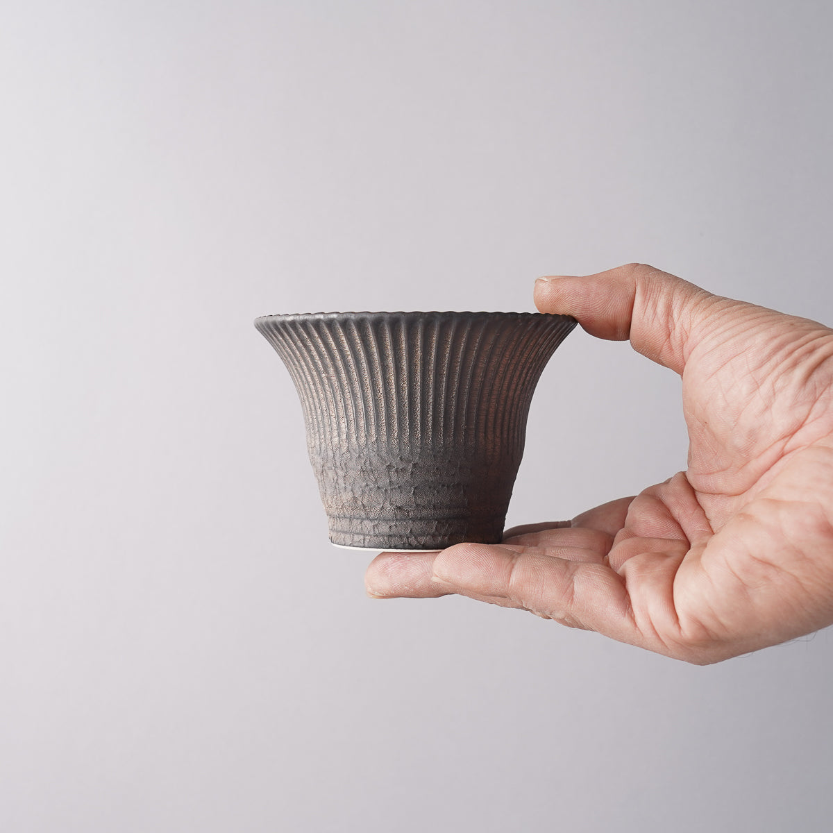 美濃焼 溶岩流 菊型小付 10cm [強化磁器] Mino-ware Studio1156