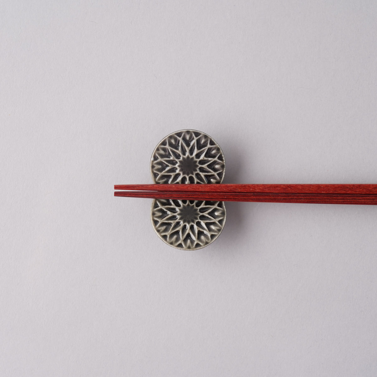 美濃焼 菊花彫 天開箸置き 4.5cmの通販｜Studio1156 – 【公式