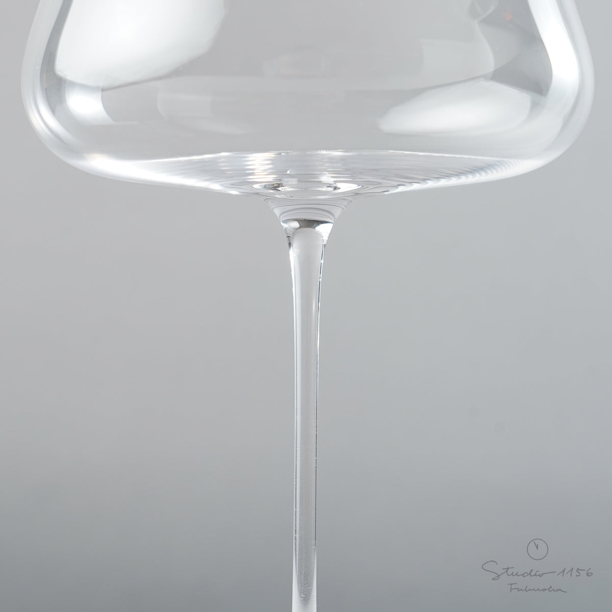 Stem Zero Volcano ホワイトワイングラス 700ml [食洗機対応] [ガラス食器] Nude Studio1156