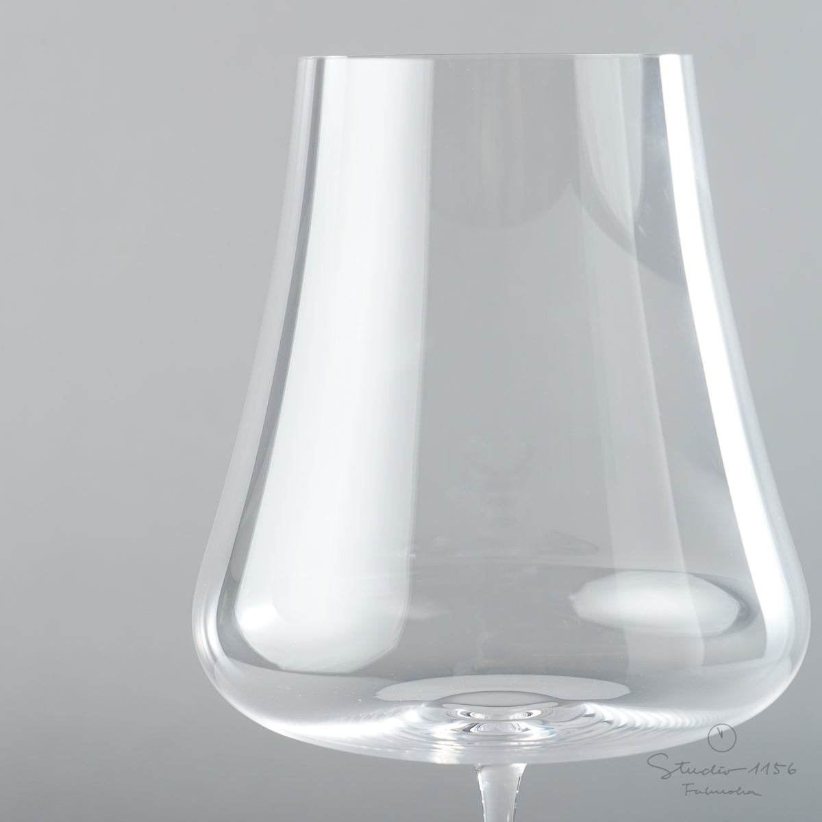 Stem Zero Volcano ホワイトワイングラス 700ml [食洗機対応] [ガラス食器] Nude Studio1156