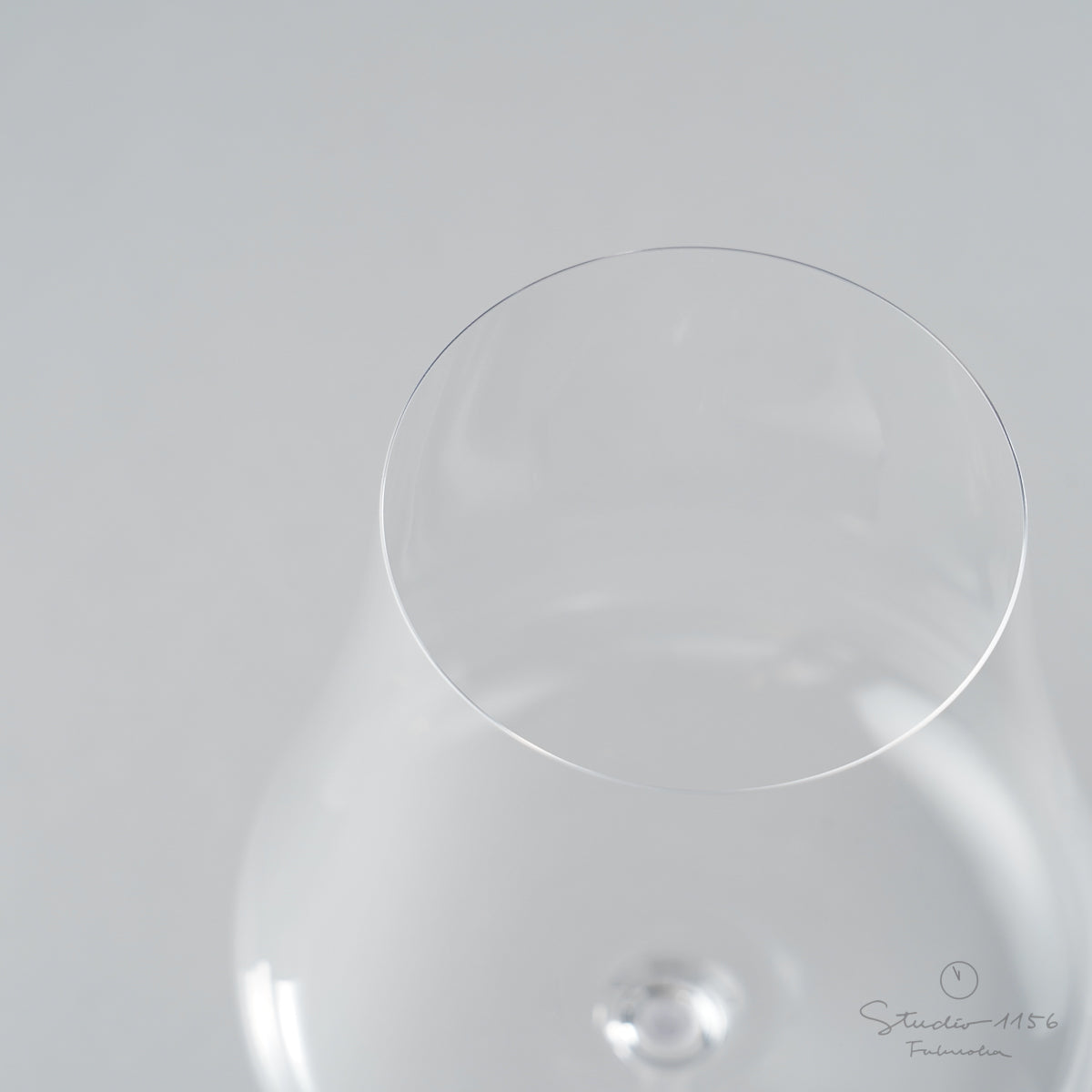 Stem Zero Volcano ホワイトワイングラス 700ml [食洗機対応] [ガラス食器] Nude Studio1156