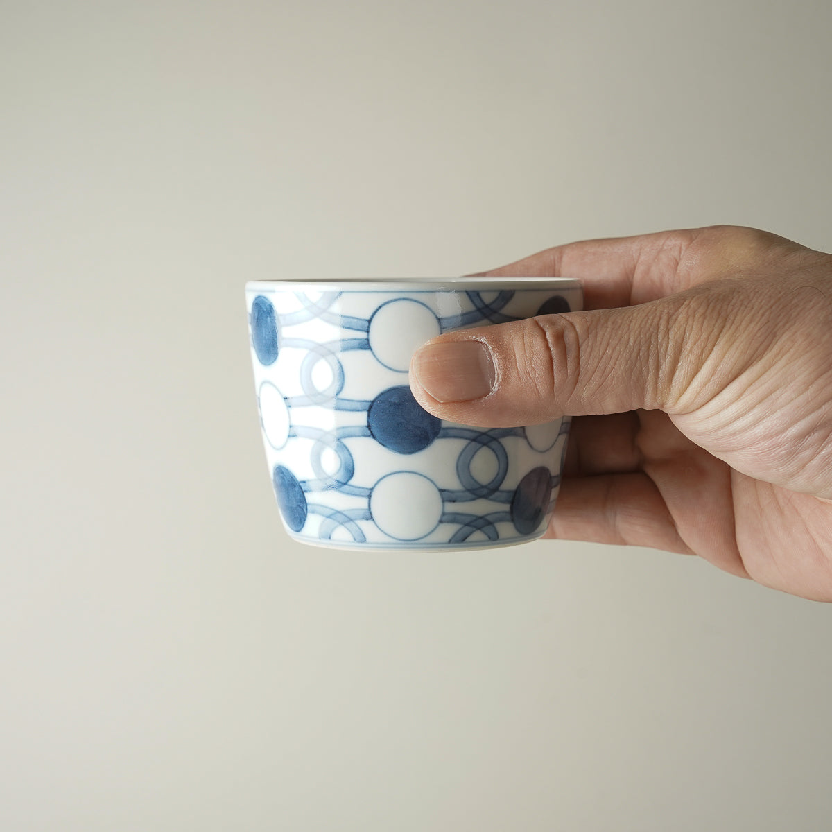 有田焼 染付丸繋ぎ紋 そば猪口(大) 220ml 有田焼 李荘窯 Studio1156