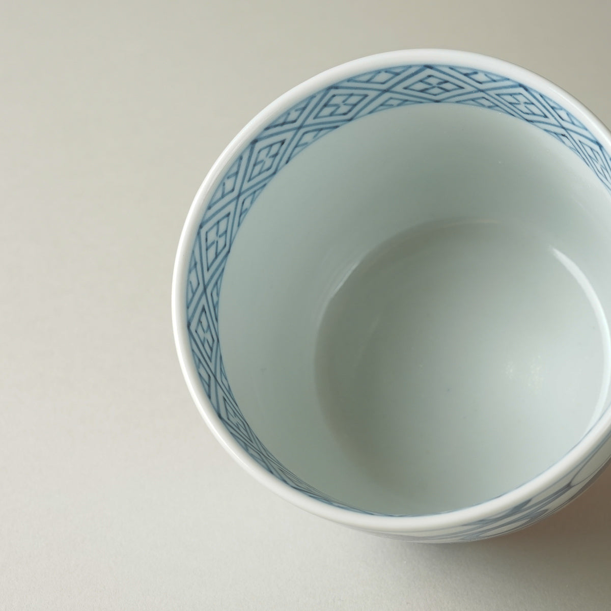 有田焼 染付丸繋ぎ紋 そば猪口(大) 220ml 李荘窯 - Studio1156