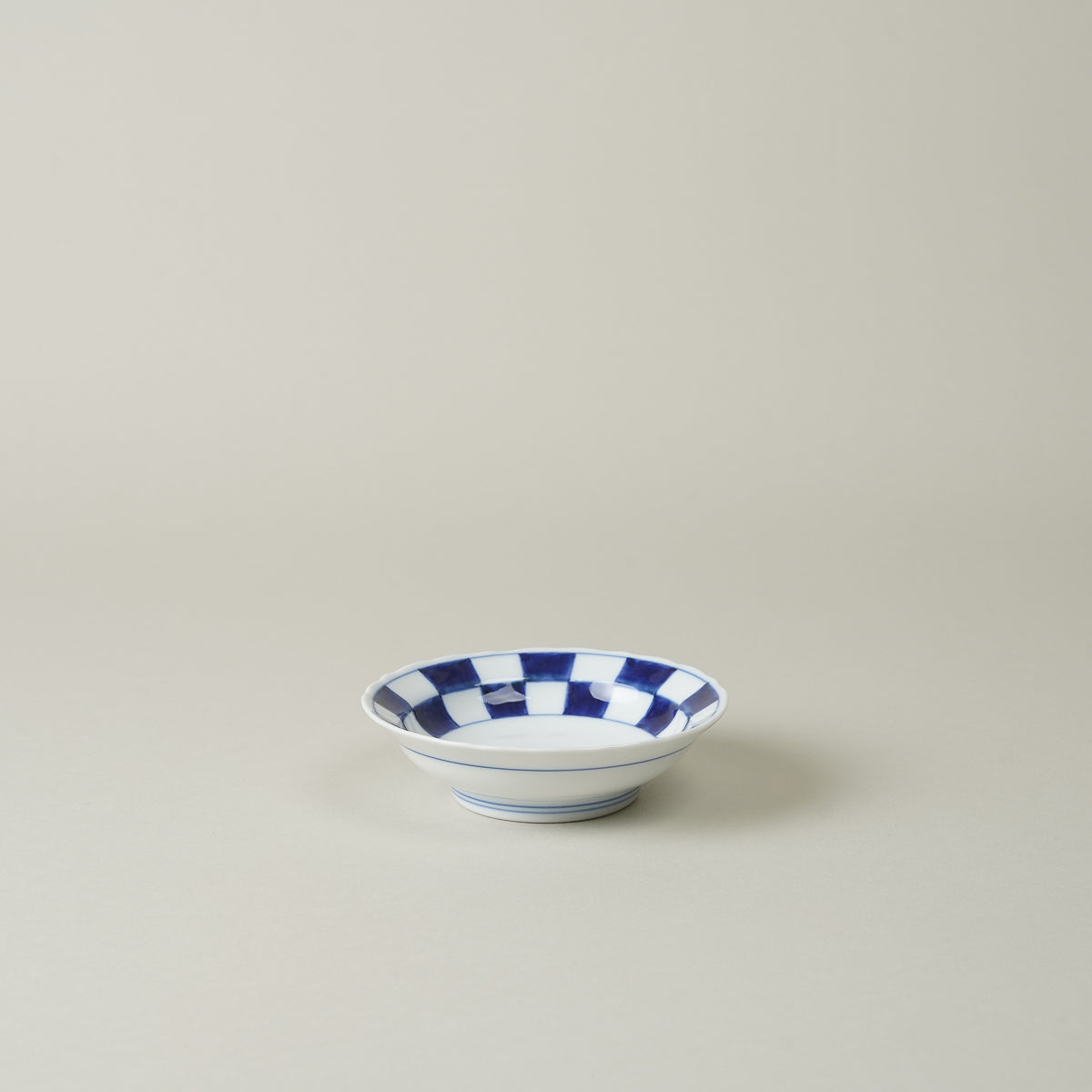 有田焼 染付 市松紋 輪花小皿 9cm 有田焼 李荘窯 Studio1156