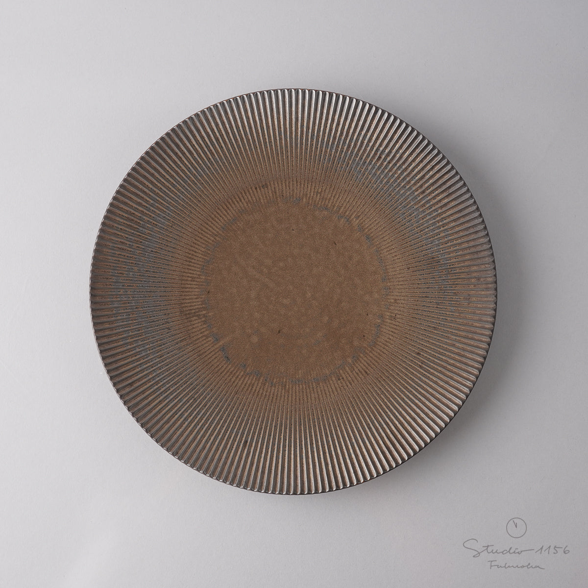 有田焼 金結晶 鎬丸皿 プレート 24cm [強化磁器] Riso Studio1156
