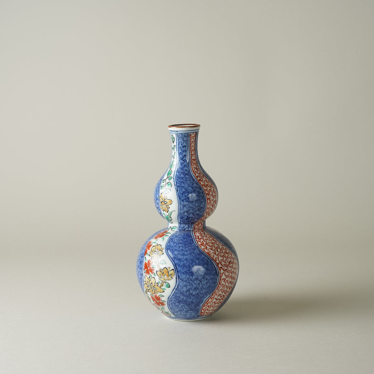 有田焼 染錦捻り地紋 瓢型徳利 310ml [数量限定] Riso Studio1156