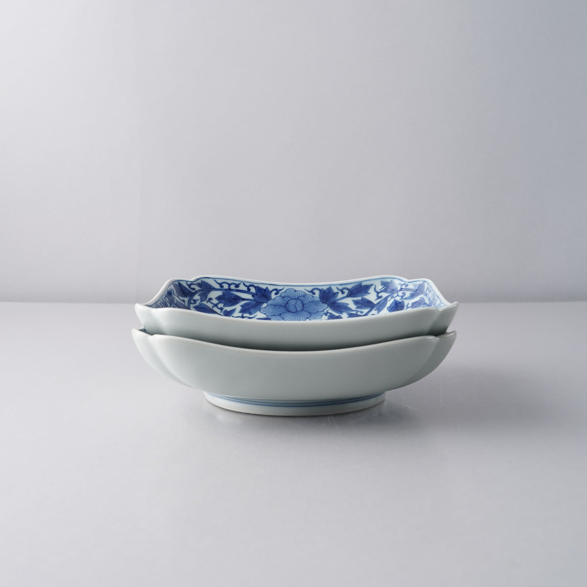 有田焼 染付 宝牡丹唐草 角切四方皿 15cm 有田焼 李荘窯 Studio1156