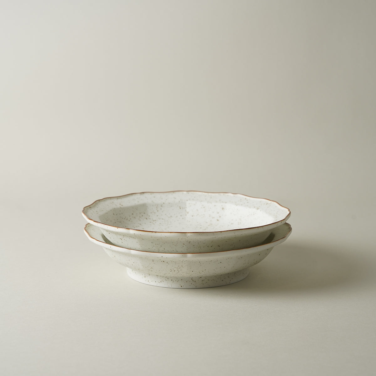 有田焼 渕錆白斑紋 輪花高台向付 18 cm 有田焼 李荘窯 Studio1156