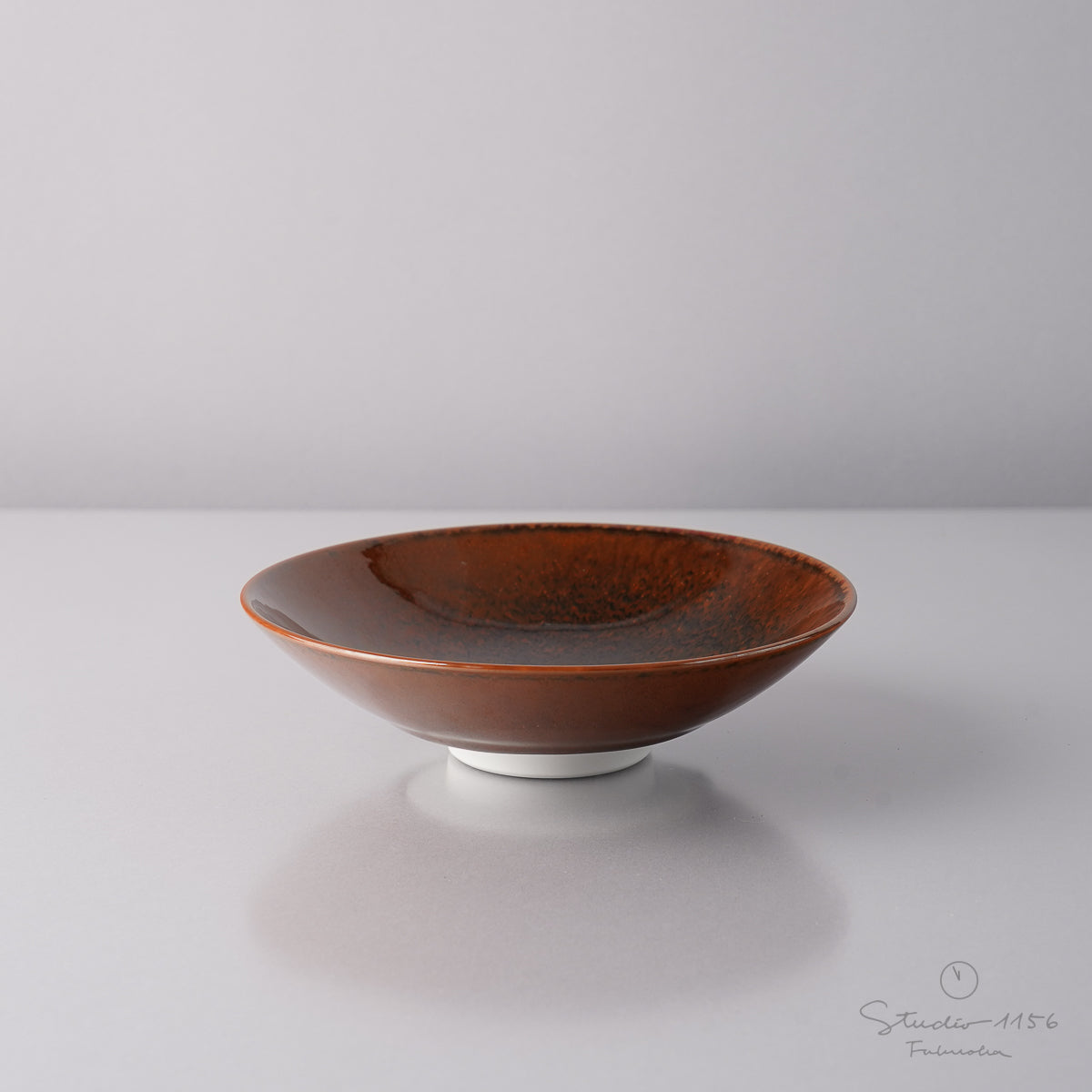 有田焼 轆轤挽 五寸丸皿 14.5cm 鉄砂釉 Shinemon Studio1156