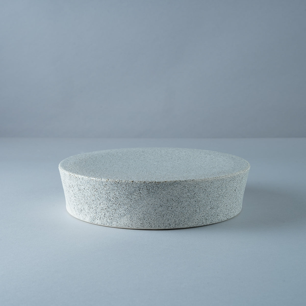 美濃焼 宙(ソラ) 高台プレート Low 16.5cm 作山窯 - Studio1156