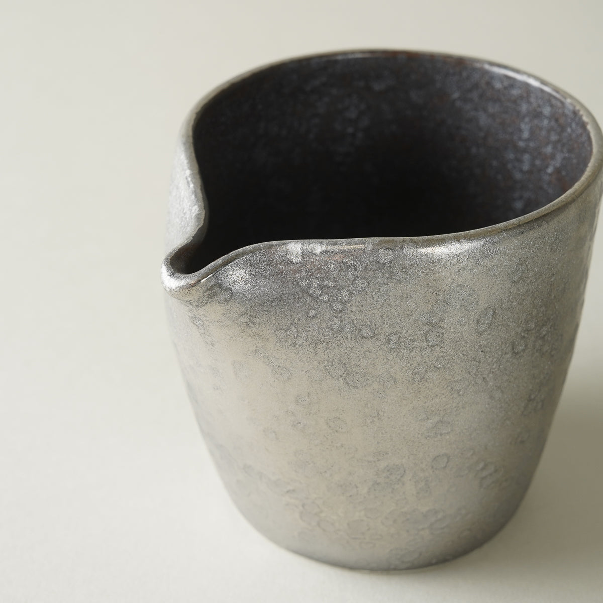 有田焼 晶外銀 一合片口酒器 230ml Touetsu Studio1156
