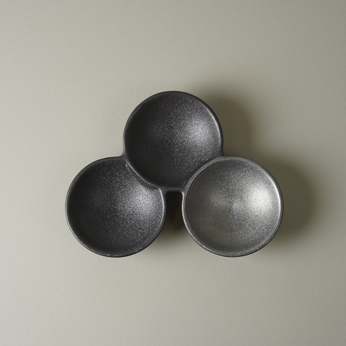有田焼 三品皿 仕切り皿 17.5cm [2 Colors] 黒々銀 Touetsu Studio1156
