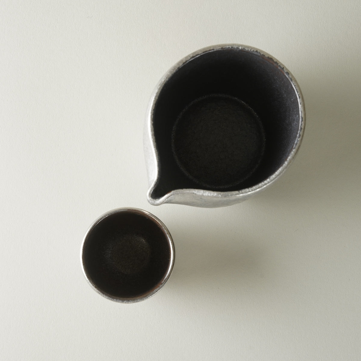 有田焼 晶外銀 一合片口酒器 230ml Touetsu Studio1156