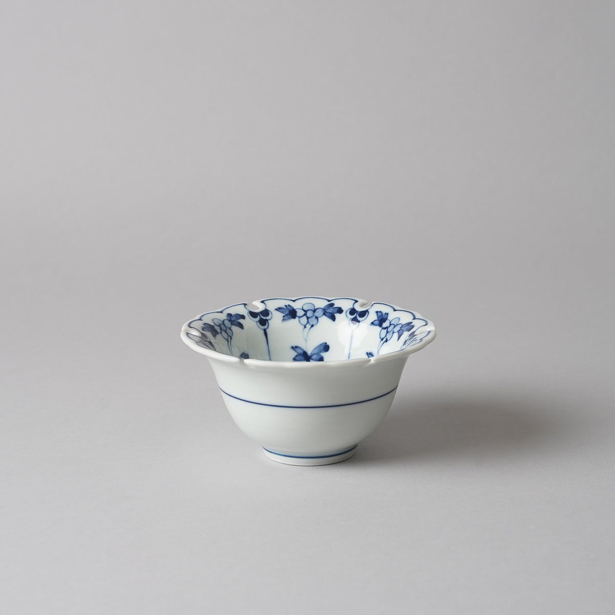 波佐見焼 染付 割草花兎紋 雪輪小付 小鉢 9.5cm Takayama Studio1156