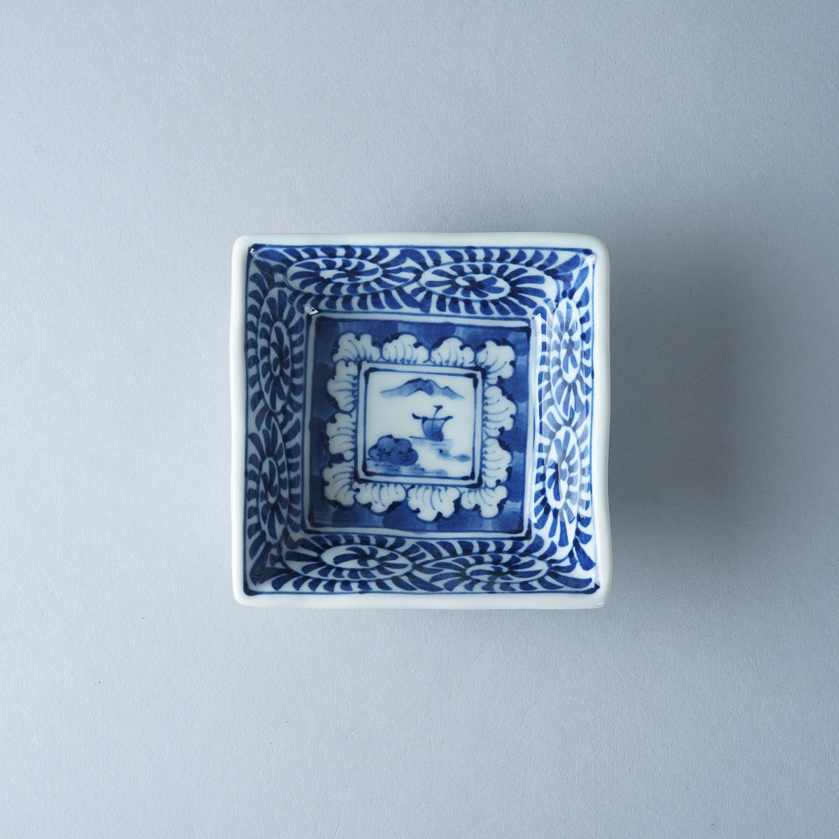 波佐見焼 山水唐草寄せ 変型角皿(小) 9.5cm Takayama Studio1156