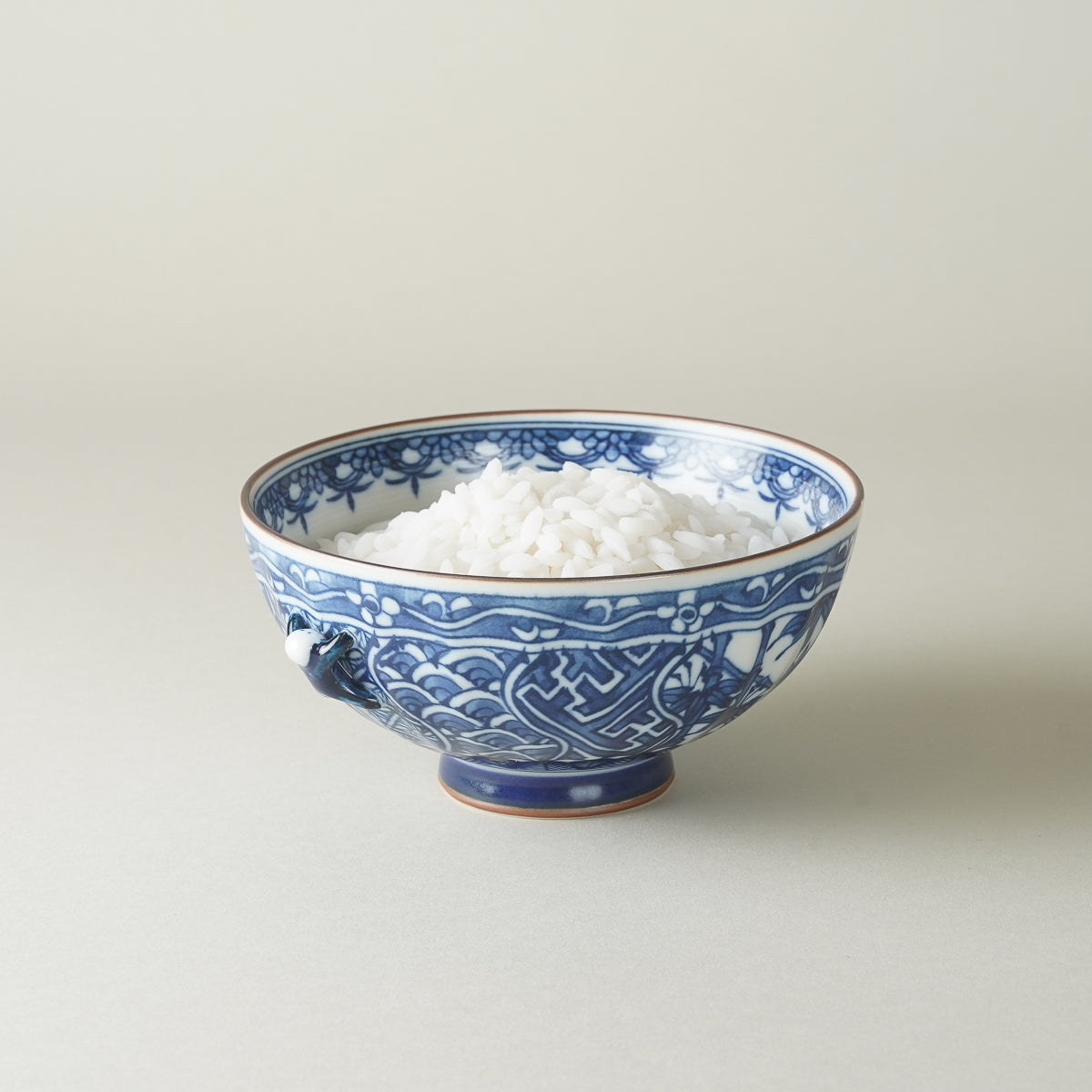 波佐見焼 染付 祥瑞鳳凰一閑人 菊彫ご飯茶碗 12cm 高山陶器 - Studio1156