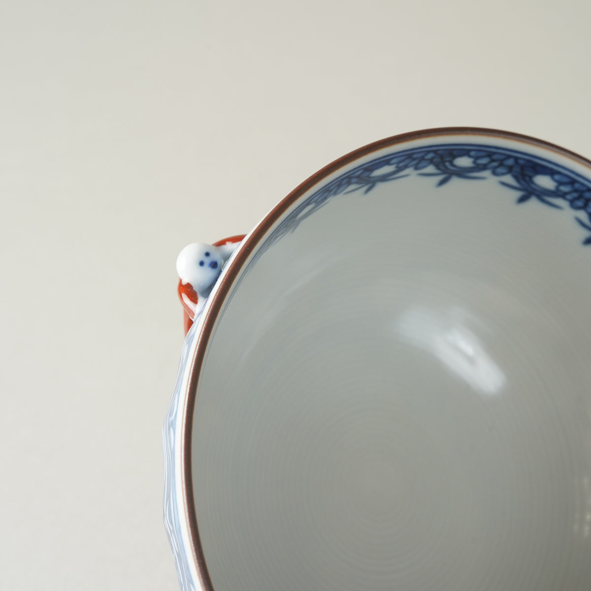 波佐見焼 染付 祥瑞鳳凰一閑人 菊彫ご飯茶碗 12cm 高山陶器 - Studio1156