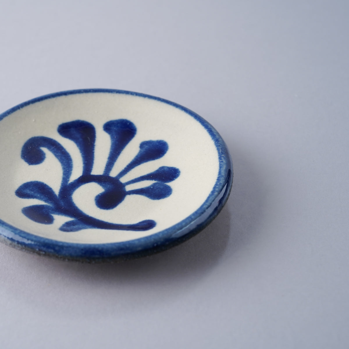 壺屋焼 やちむん 唐草 三寸皿 9.5cm Toushin Studio1156