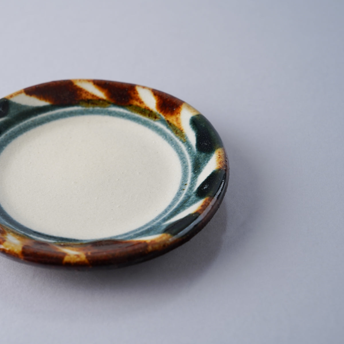 壺屋焼 やちむん 唐草 三寸皿 9.5cm Toushin Studio1156