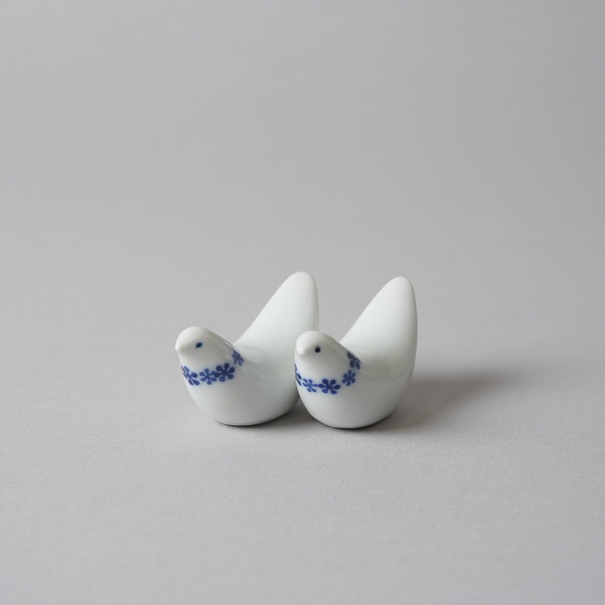 波佐見焼 花かざり 鳥型箸置き 5cm Wazan Studio1156