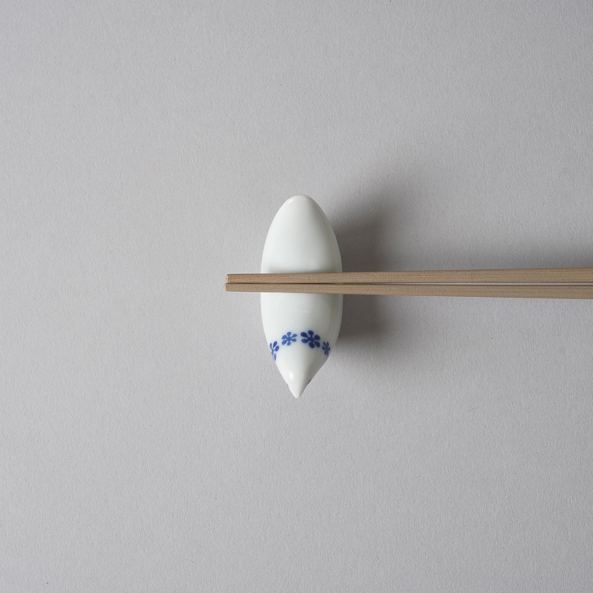 波佐見焼 花かざり 鳥型箸置き 5cm Wazan Studio1156