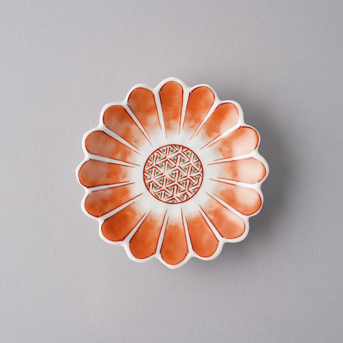 肥前吉田焼 七宝菊型手塩皿 9.5cm 赤絵花弁紋 Yozan Studio1156