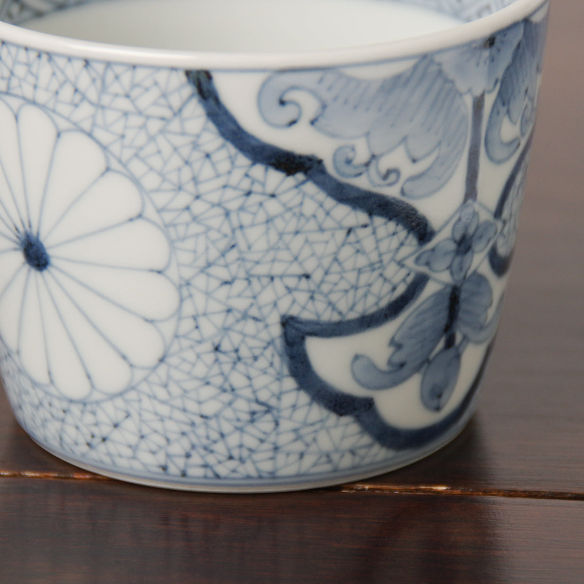 有田焼 染付 氷裂唐花文 そば猪口(大) 220ml Riso Studio1156