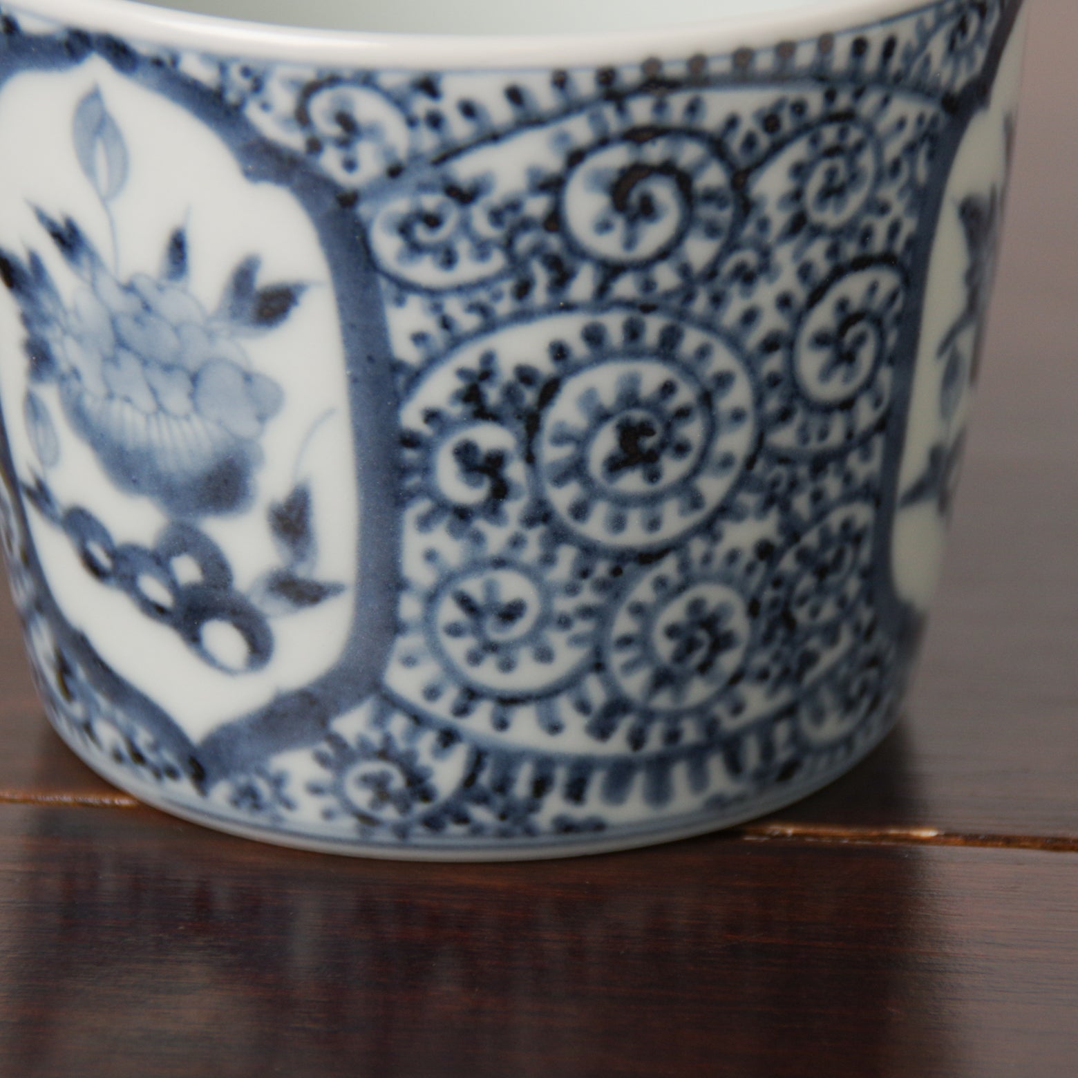 有田焼 染付 蛸唐草草花文 そば猪口(大) 220ml Riso Studio1156