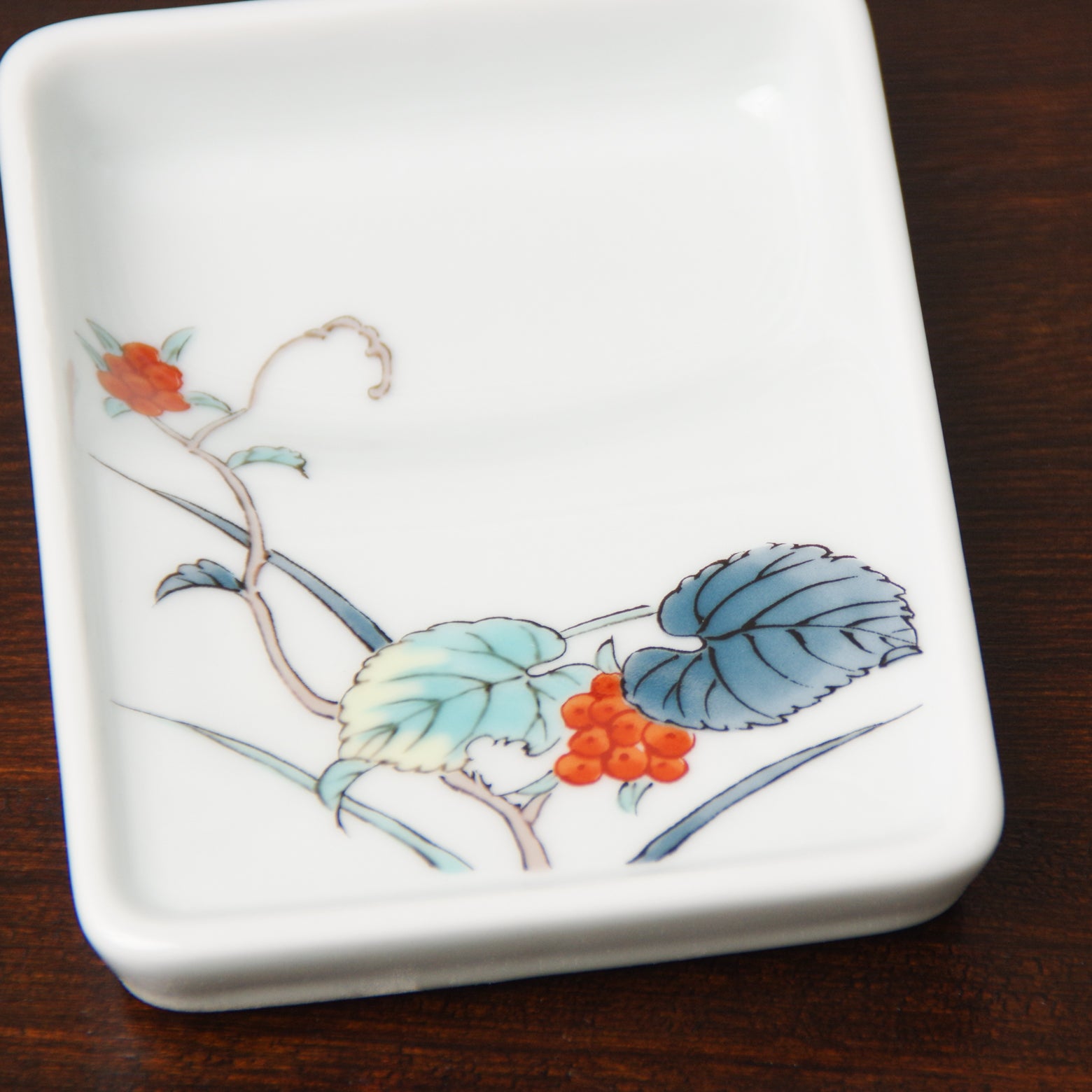 有田焼 錦 硯型醤油皿(野苺A) 10cm Ojiyama 豆鉢・小付 -9.9cm Studio1156