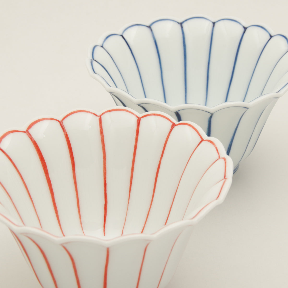 有田焼 染付薄渕 菊割小鉢(大/青) 10.8cm Ojiyama Studio1156