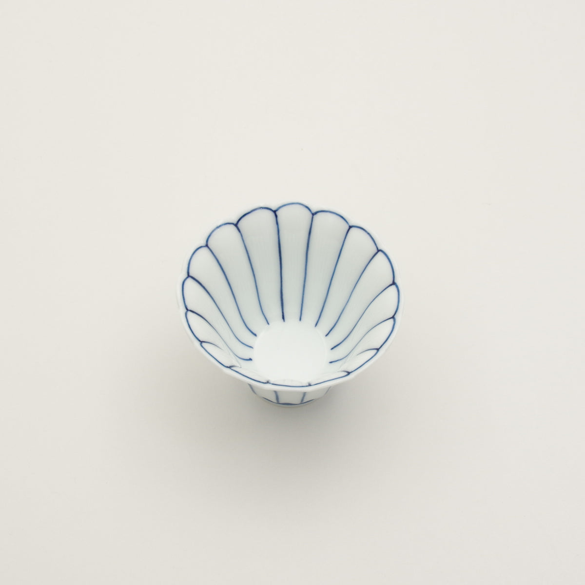 有田焼 染付 薄渕 菊割小鉢(小/青) 8.5cm Ojiyama Studio1156