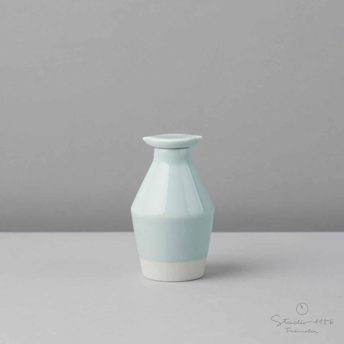 波佐見焼 es soy pot (L) 醤油さし 100ml 青磁釉 essence Studio1156
