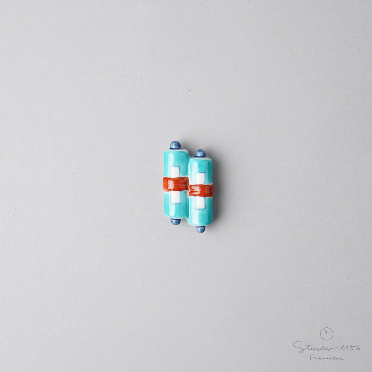 伊万里焼 色絵 宝尽くし箸置 3.5cm 巻物紋 Hataman Studio1156