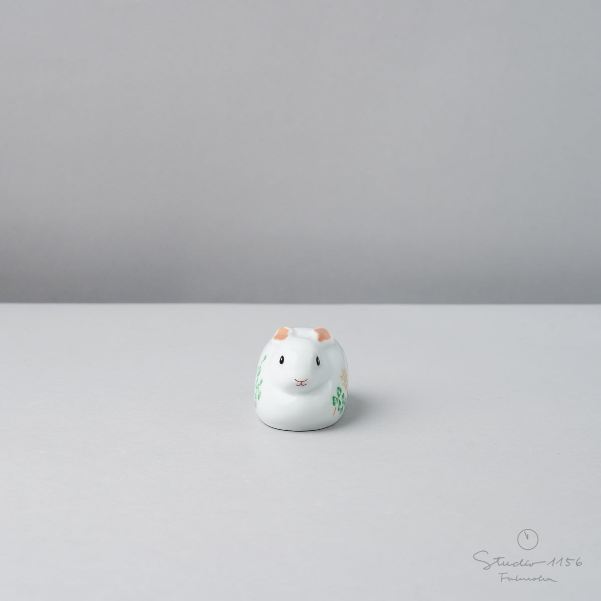 有田焼 干支置物 卯 7.5cm [オリジナル木台付] Kouraku Studio1156