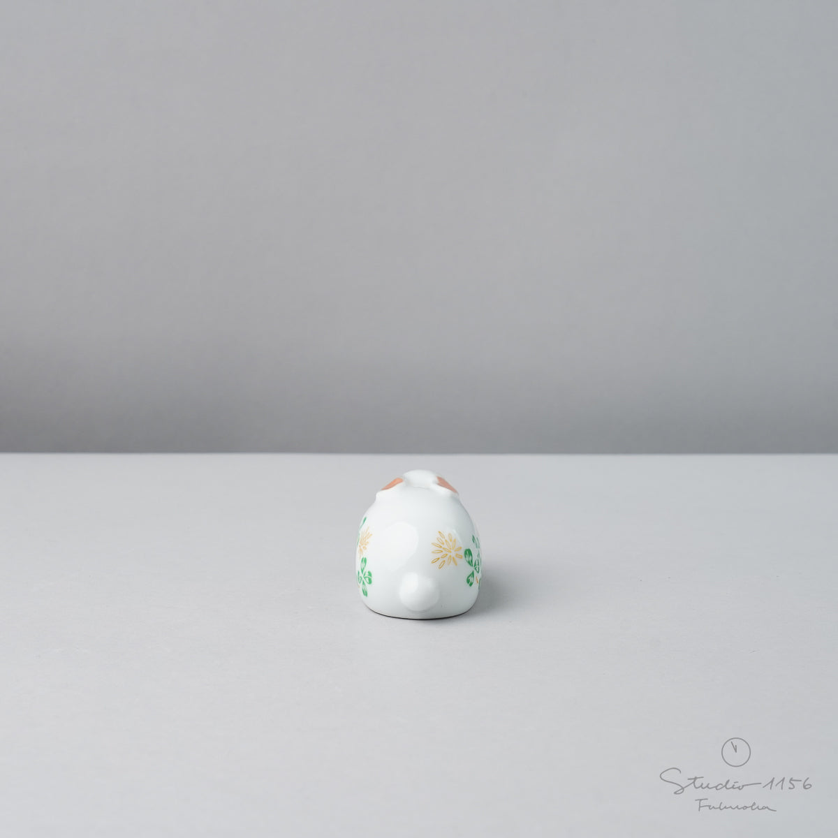 有田焼 干支置物 卯 7.5cm [オリジナル木台付] Kouraku Studio1156