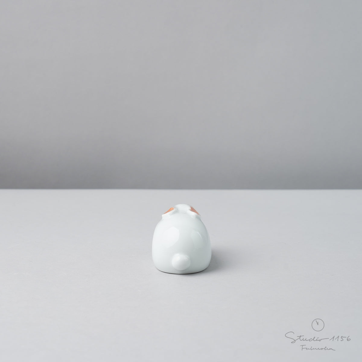 有田焼 干支置物 卯 7.5cm [オリジナル木台付] Kouraku Studio1156
