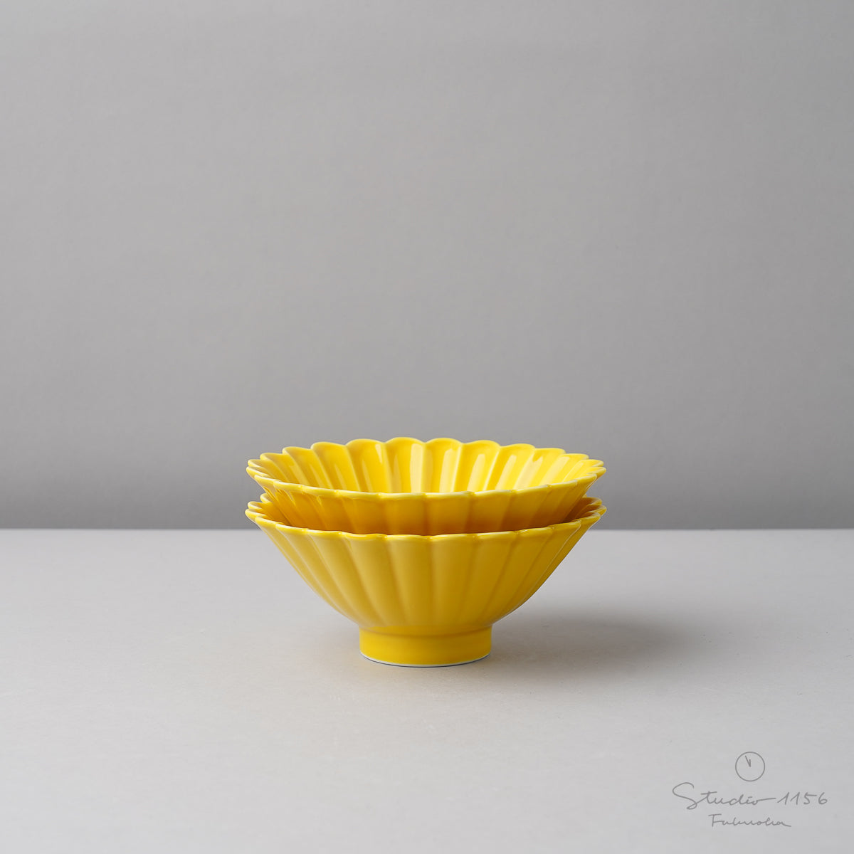 波佐見焼 黄釉 菊彫中付 12.5cm