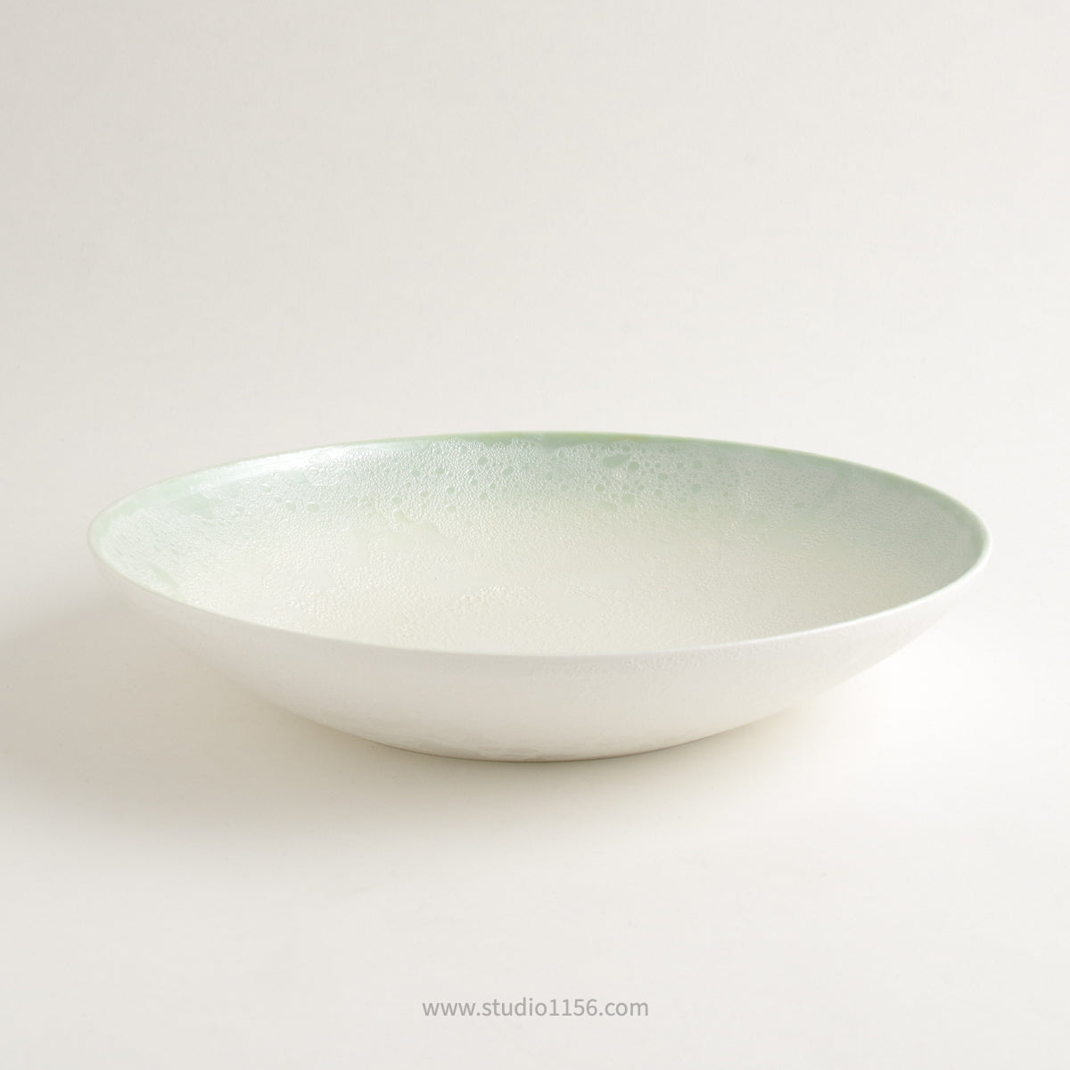 有田焼 frameボウル 25cm [強化磁器] ARITA HASAMI JAPAN 渕淡緑白泡 ARITA HASAMI JAPAN Studio1156