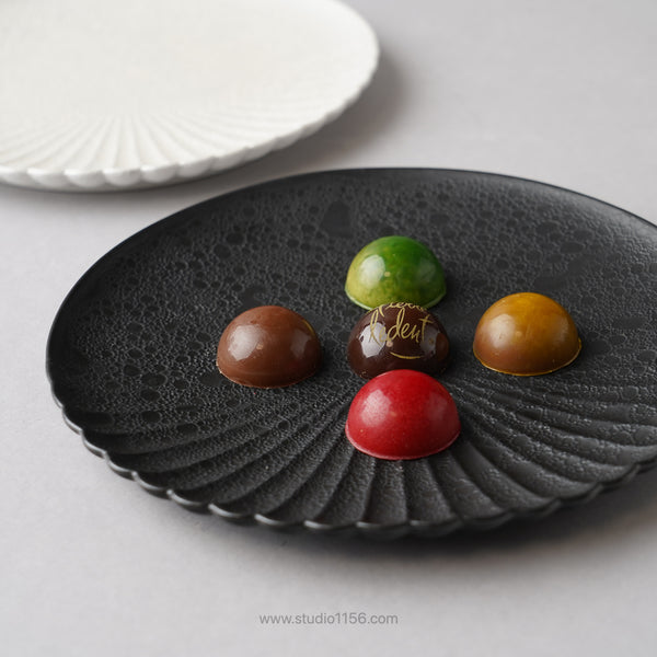 送料無料 いくらから 有田焼 片菊割プレート(L) 23cm 吉右エ門製陶所の通販 皿・プレート