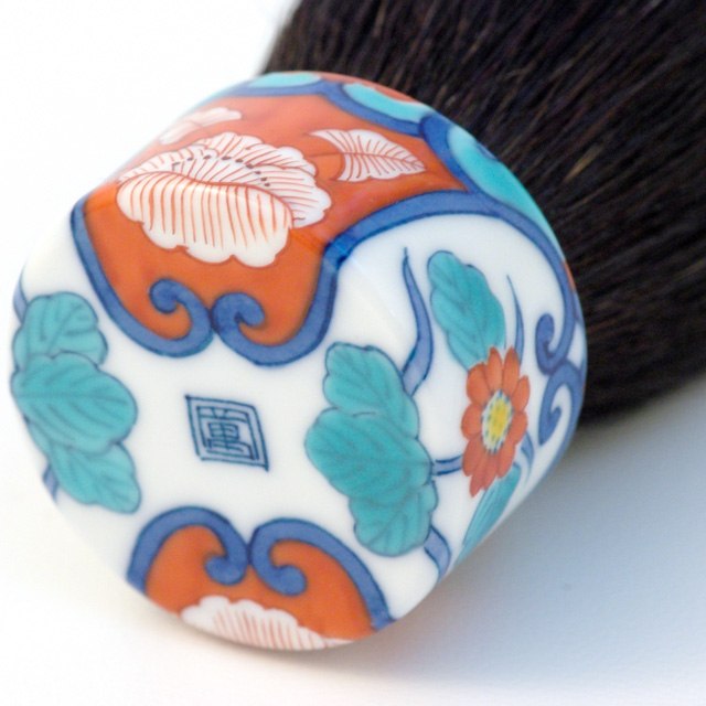 オリジナル商品 古伊万里調牡丹菊 化粧筆 6.5cm QUSAVI Title  Studio1156