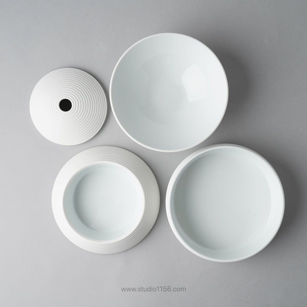 有田焼 珠型三段重 お重箱 16cm 有田焼 李荘窯 Studio1156