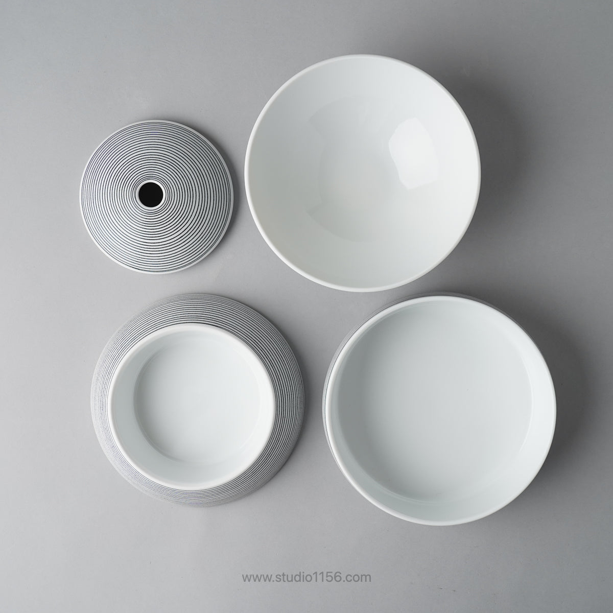 有田焼 珠型三段重 お重箱 16cm 有田焼 李荘窯 Studio1156