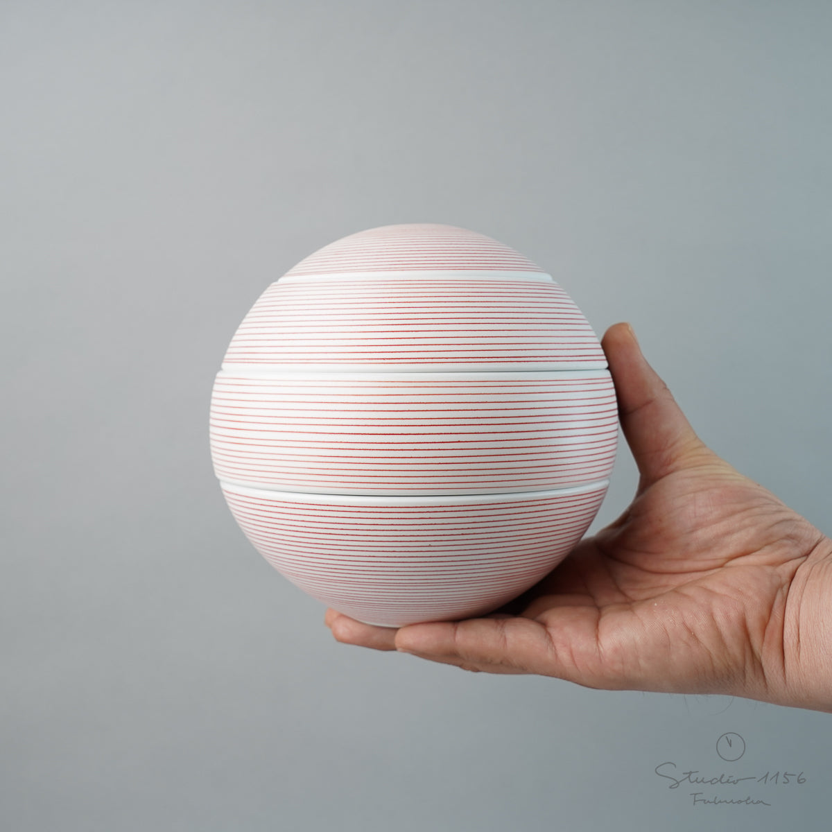 有田焼 珠型三段重 お重箱 16cm 有田焼 李荘窯 Studio1156