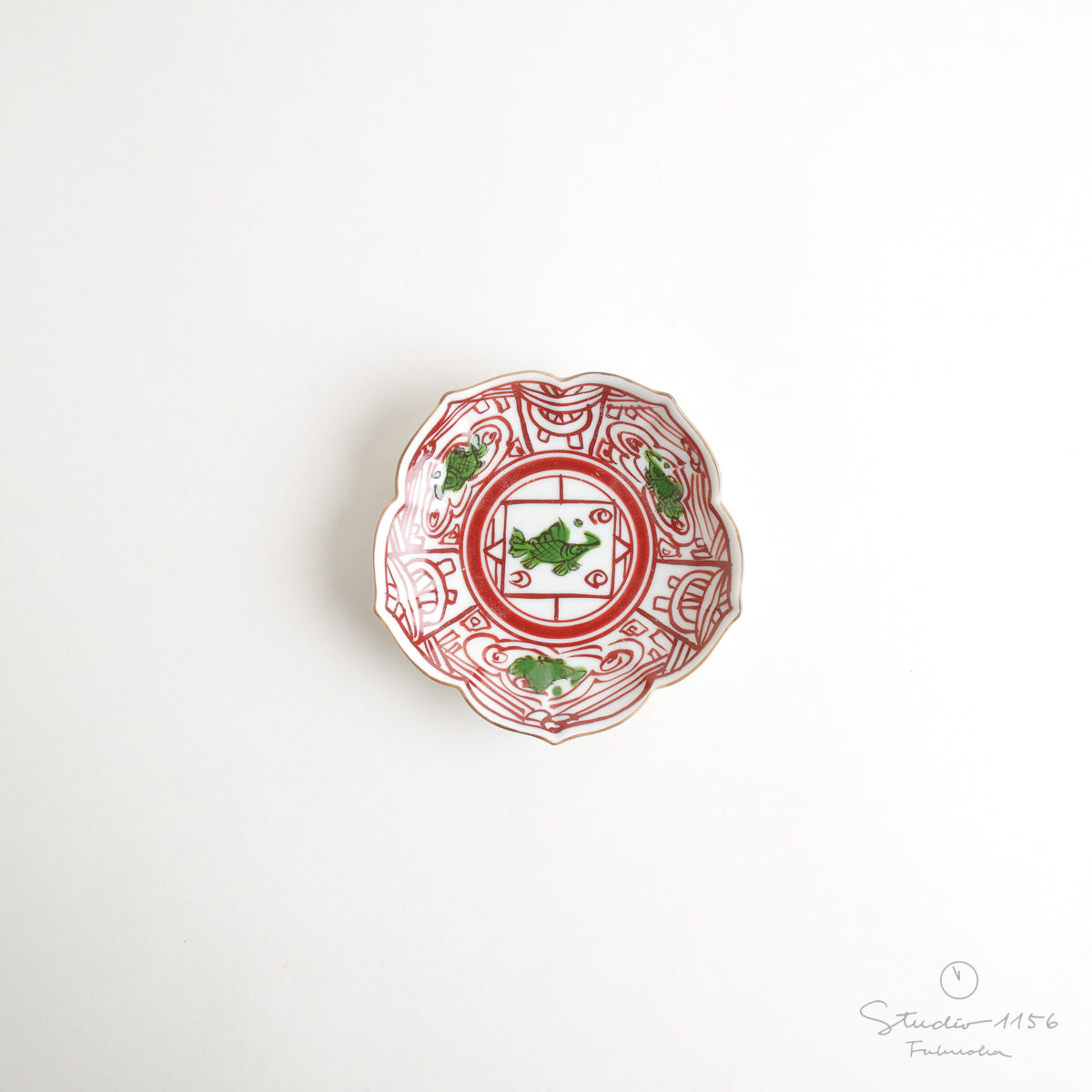 伊万里焼 錦魚紋 桔梗渕皿
